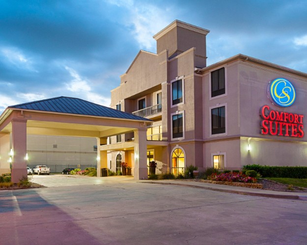 Comforts Suites Clay Road - Enjoy Our Spacious Lobby To Meet With Friends And Colleagues