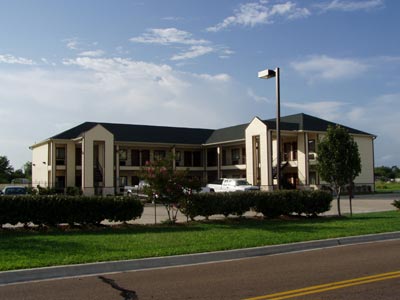Lone Star Inn & Suites - 