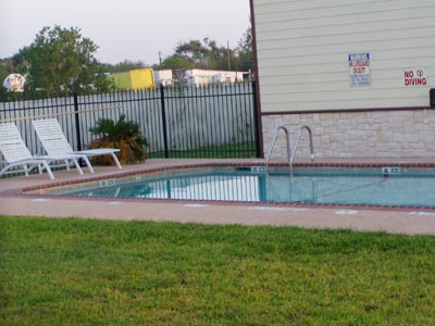 Lone Star Inn & Suites - 