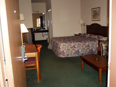 Lone Star Inn & Suites - 