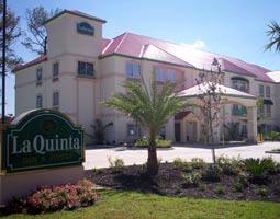 La Quinta Inn & Suites Covington - Exterior Of Hotel