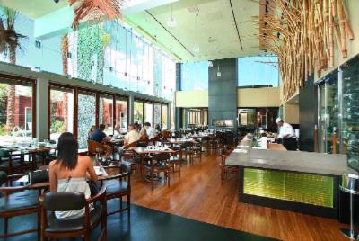 Luxury Suites at Palms Place - 