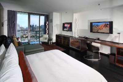 Luxury Suites at Palms Place - 