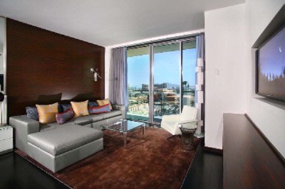 Luxury Suites at Palms Place - 