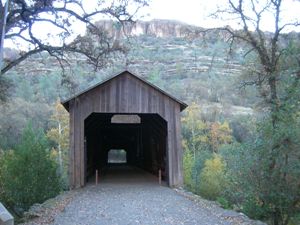 Oxford Suites Chico - Honey Run Covered Bridge