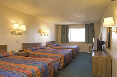 Crew Room Three Queens