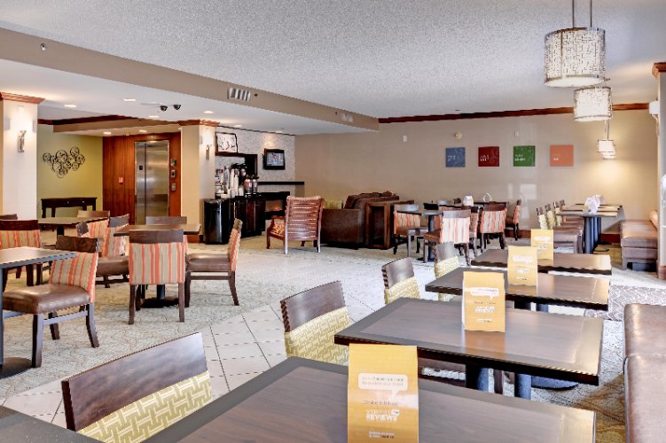 Comfort Inn at Patrick Henry Mall - 