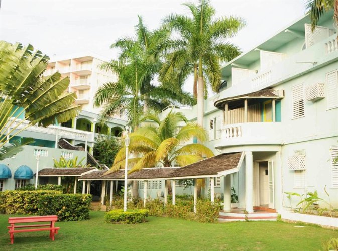 Doctors Cave Beach Hotel - Doctors Cave Beach
