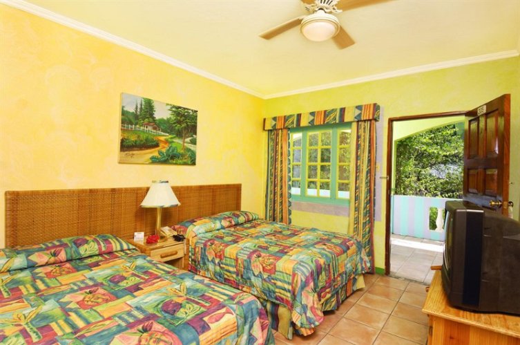 Doctors Cave Beach Hotel - A Standard Room