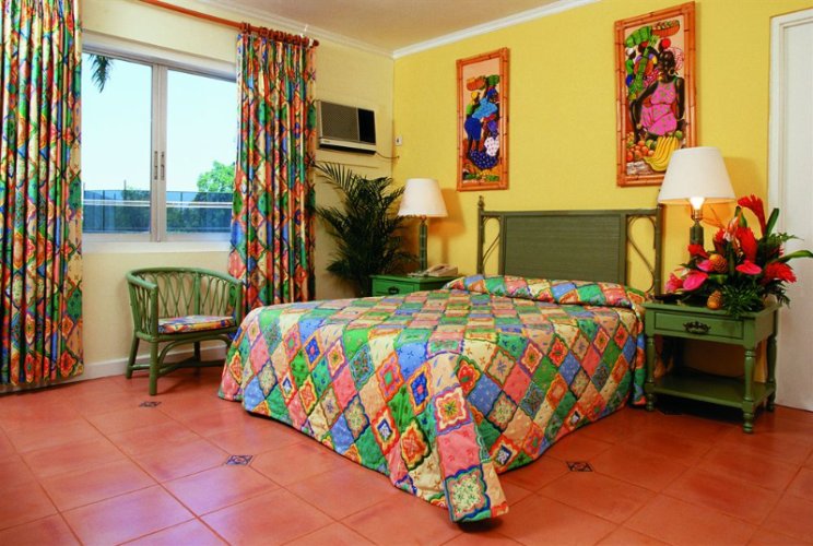 Doctors Cave Beach Hotel - 