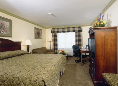 Holiday Inn Express Hotel & Suites - 