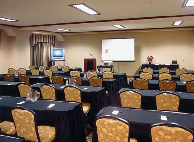 Holiday Inn Express Hotel & Suites - 