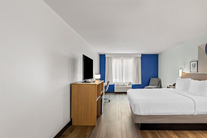 Best Western Oak Forest Hotel - Luxury Accomodations! Double Queen Guestroom