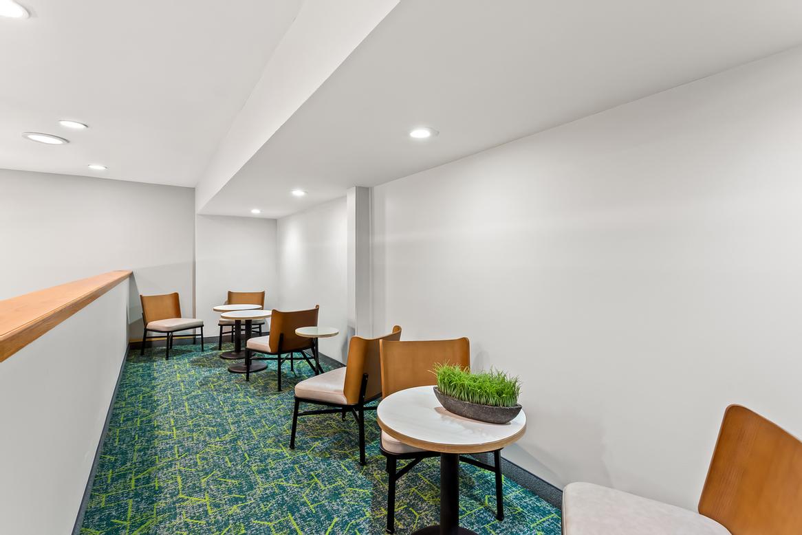 Best Western Oak Forest Hotel - Lobby Seating Area