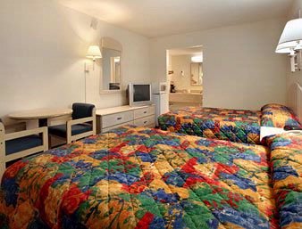 Super 8 - 