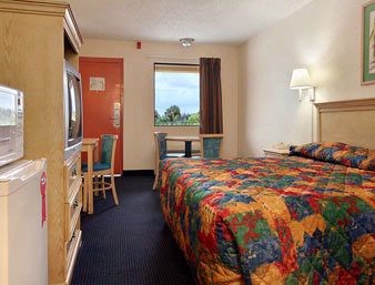 Super 8 - 