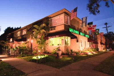 Wilshire Crest Hotel At Dusk