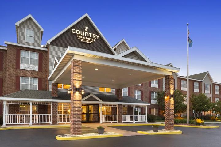 Country Inn & Suites - Hotel Exterior