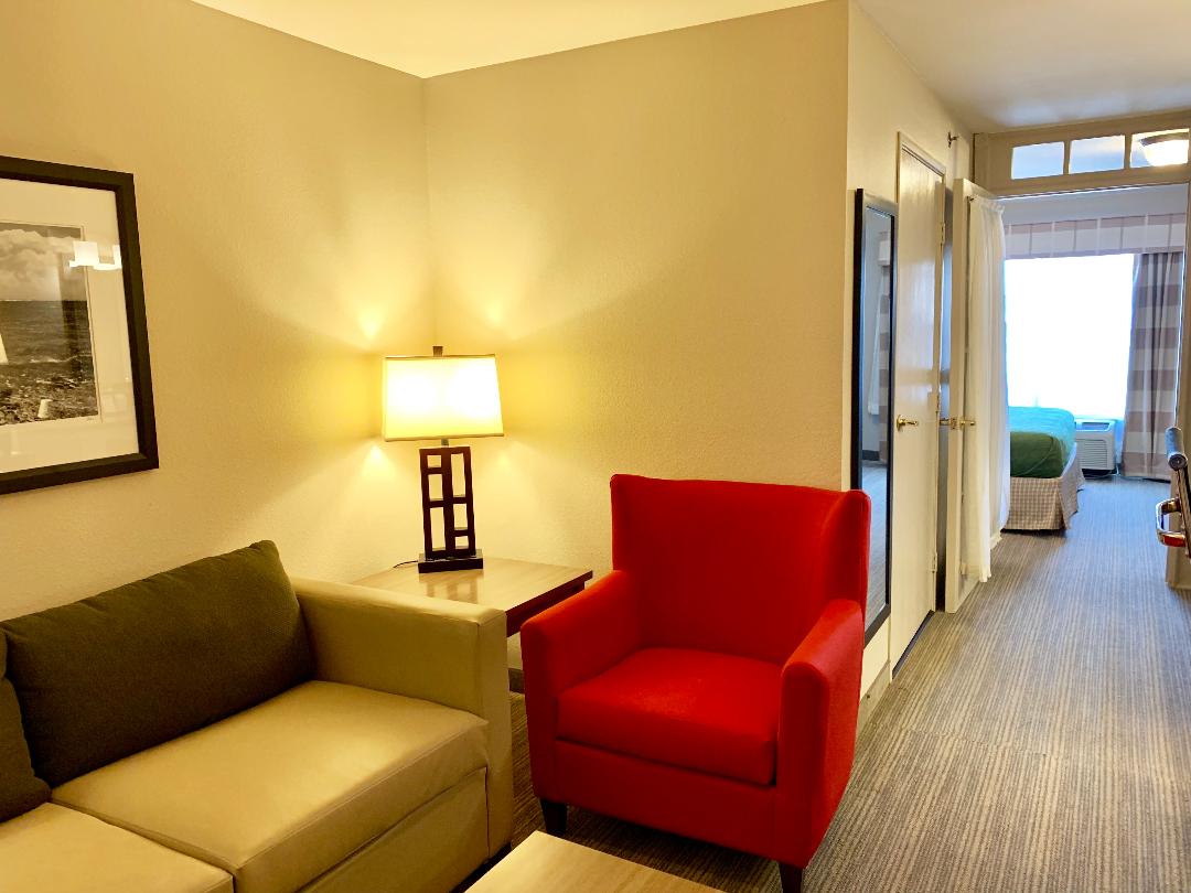 Country Inn & Suites - Whirlpool