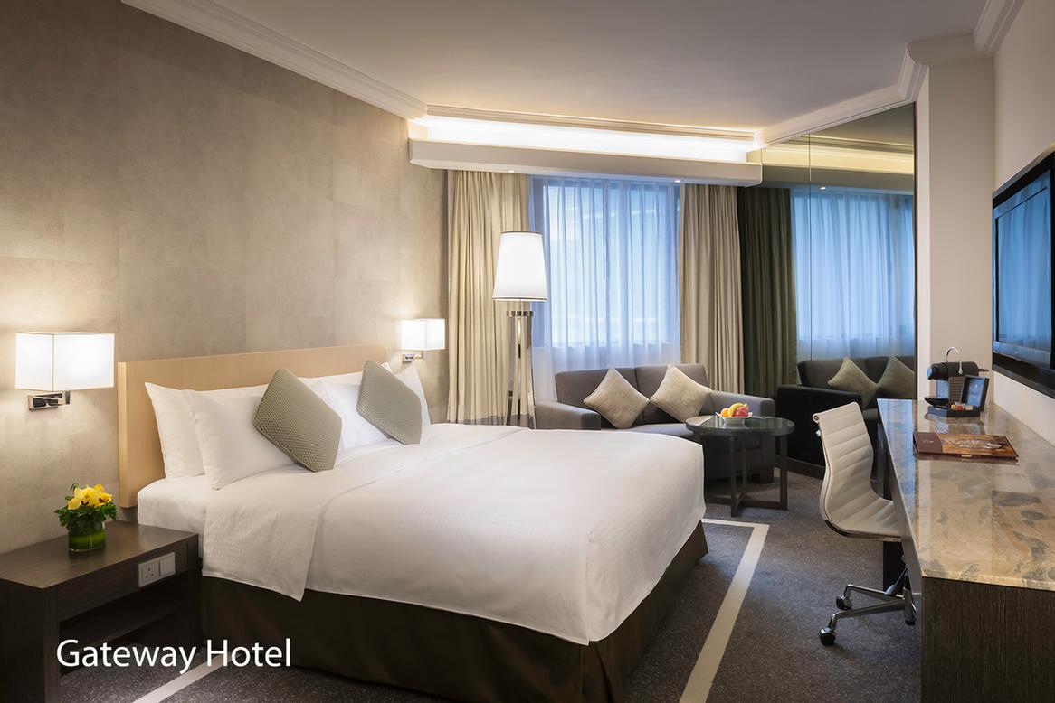 Gateway Hotel - Deluxe Twin Room