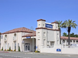 Redding Travelodge - 3 Diamond Aaa Rated - Redding Travelodge