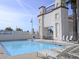 Redding Travelodge - Solar Heated Pool