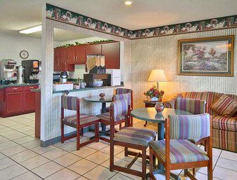 Super 8 Neosho - Breakfast Area