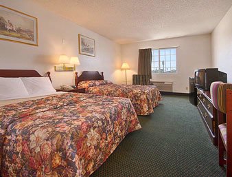 Super 8 Neosho - Standard Two Double Guest Room