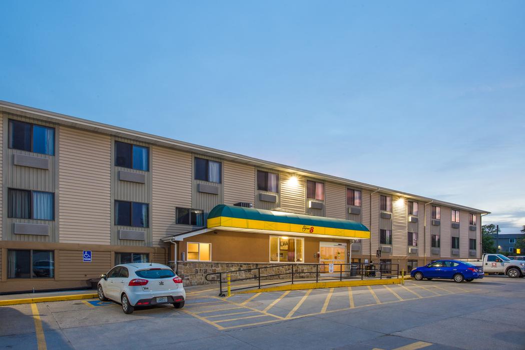 Iowa City Super 8 - Lobby