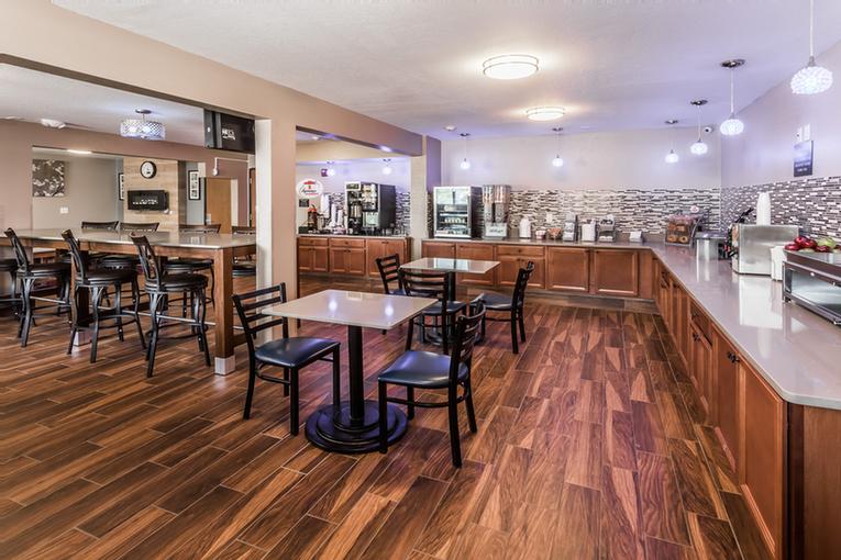Iowa City Super 8 - Breakfast