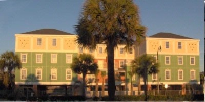 Catalina Manor - 