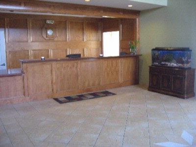 Crystal Suites - Hotel Frontdesk