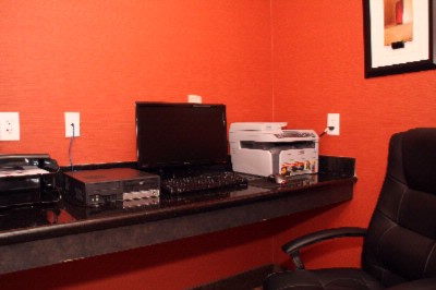 Quality Inn & Suites - Business Center