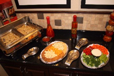 Hampton Inn & Suites Bush Int'l Airport - Manager's Reception Offers Something To Snack On Monday-thrusday