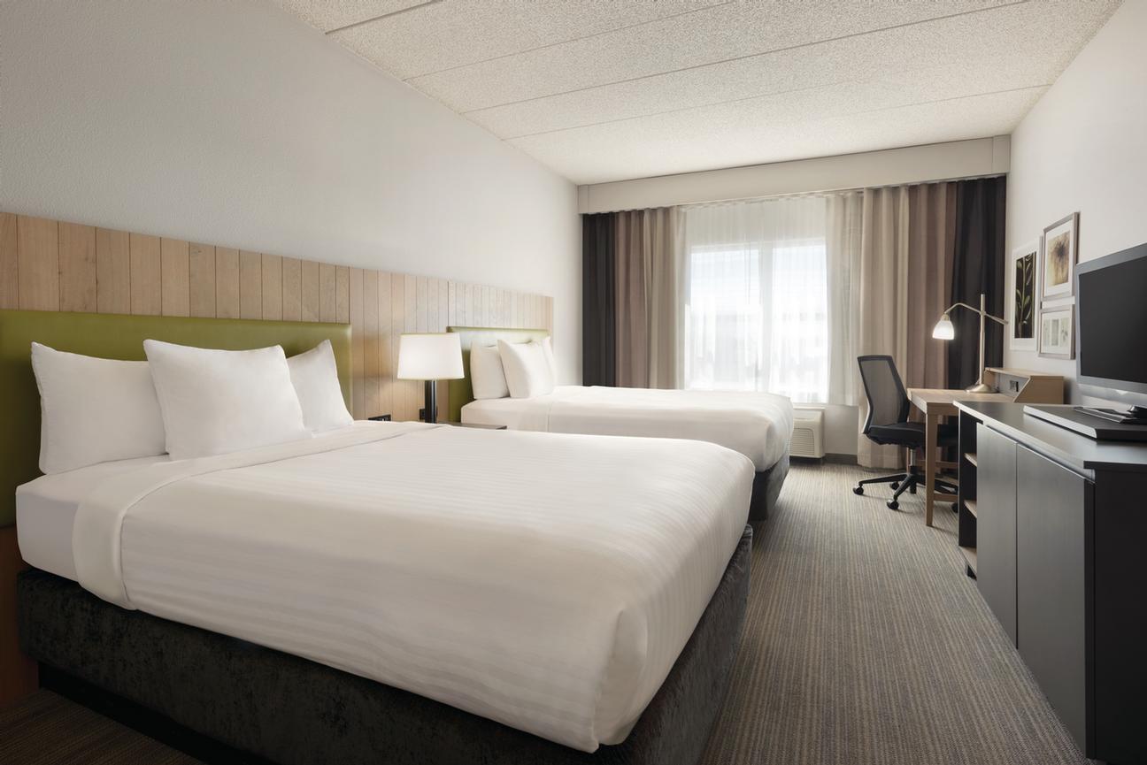 Country Inn & Suites Lino Lakes - Our Spacious Guestrooms .... We Have Multiple Types Of Guestrooms!