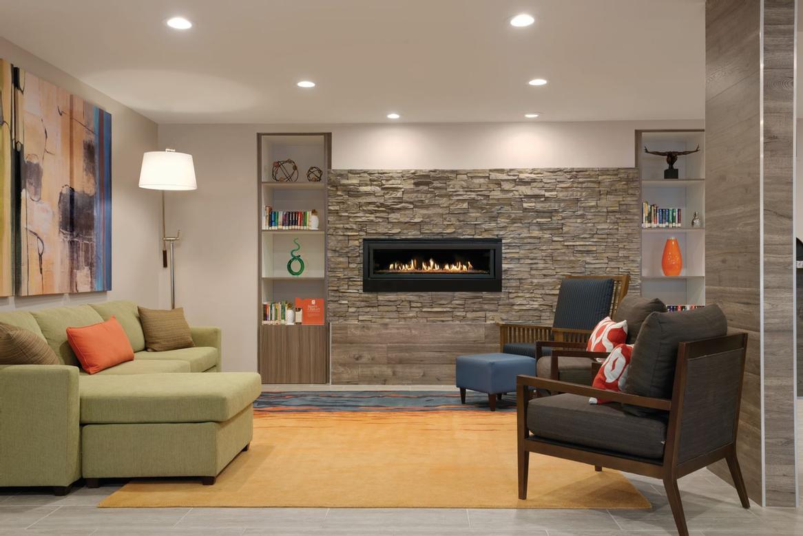 Country Inn & Suites Lino Lakes - Our Lobby