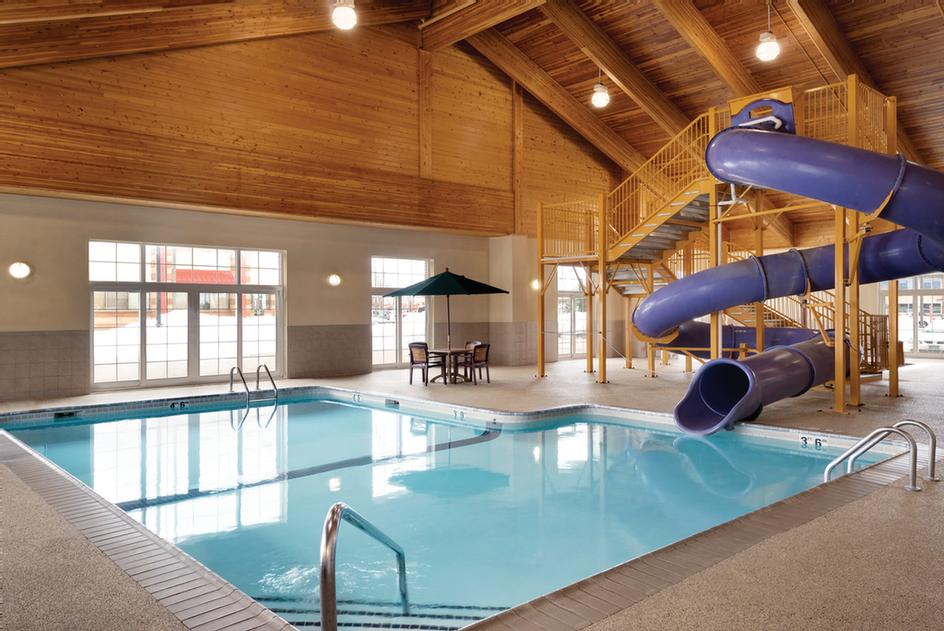 Country Inn & Suites Lino Lakes - Warm Up In Our Indoor Pool And Whirlpool!