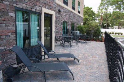 Hampton Inn & Suites Beach Blvd / Mayo Clinic Area - Outdoor Patio