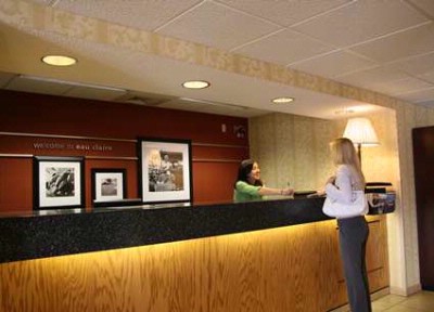 Hampton Inn Eau Claire - Lobby
