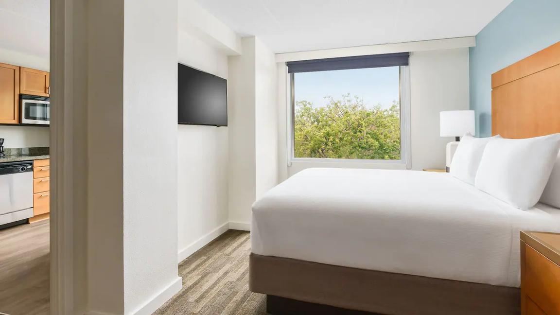 Hyatt Summerfield Suites Fort Lauderdale Airport - Guest Room