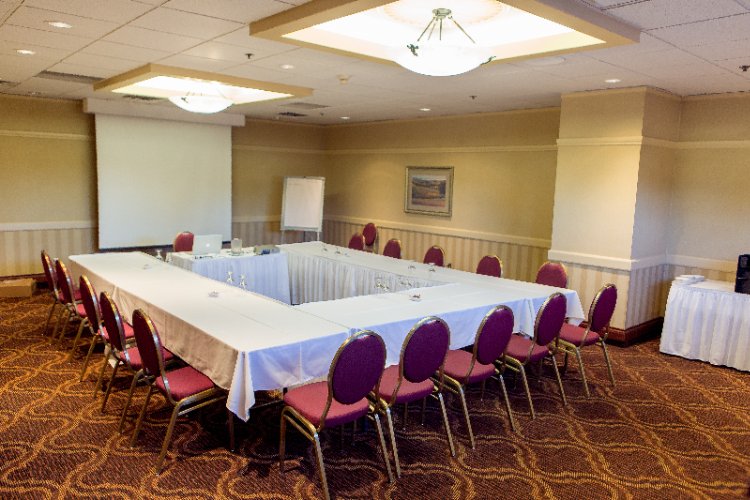Best Western Coquitlam Inn Convention Centre - Wedding In Our Tropical Indoor Garden