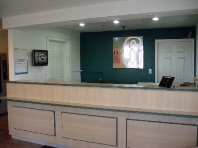 Motel 6 Humble - Front Desk