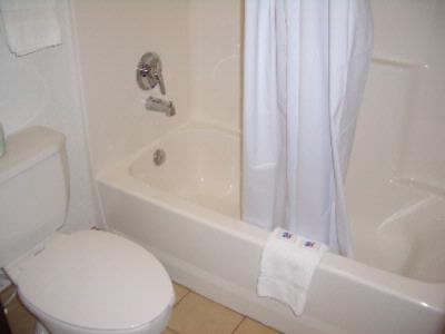 Motel 6 Humble - All New Bathrooms