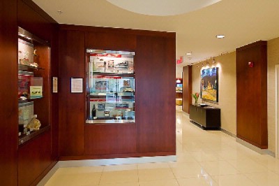 Courtyard by Marriott Historic Fredericksburg - Indian Queen Tavern Artifact Exhibits Throughout The Hotel.