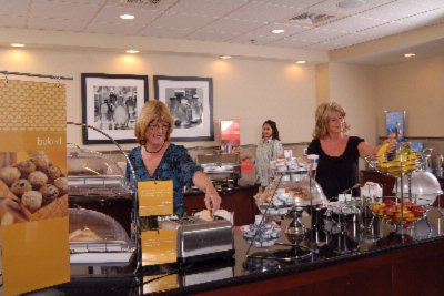 Hampton Inn & Suites Prescott Valley - Hot Breakfast Different Menu Daily
