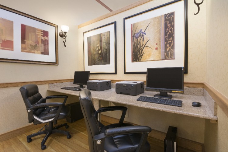 Country Inn & Suites - 