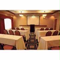 Hampton Inn & Suites - 