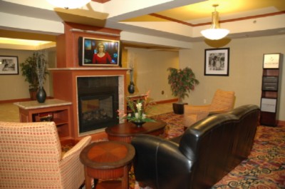 Hampton Inn Martinsburg - Lobby / Fireplace