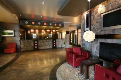 Sandman Hotel Kelowna - Front Lobby