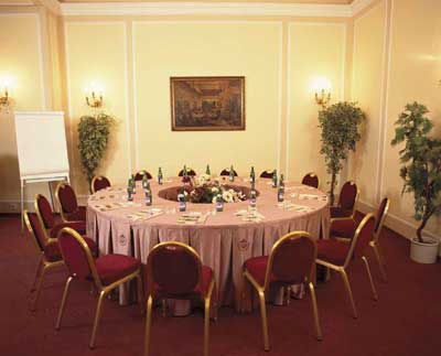 Ambassador Zlata Husa Hotel - 